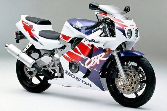 Honda CBR 400 RR фото мотоцикла